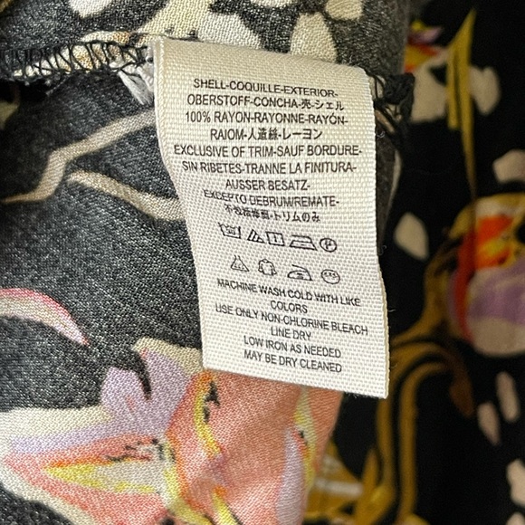 SOLD Free People Bella Printed Tunic Black Floral - Picture 6 of 11